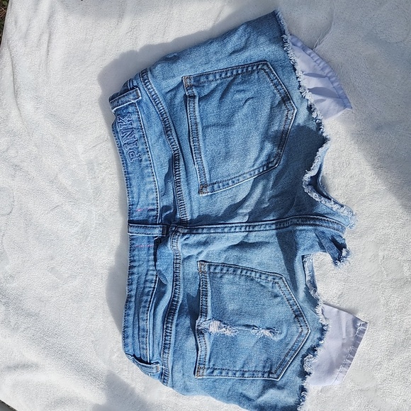 Victoria Secret Shorts - Picture 2 of 3